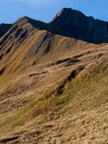 montagnes représentant les étapes de l'organistaion des obsèques